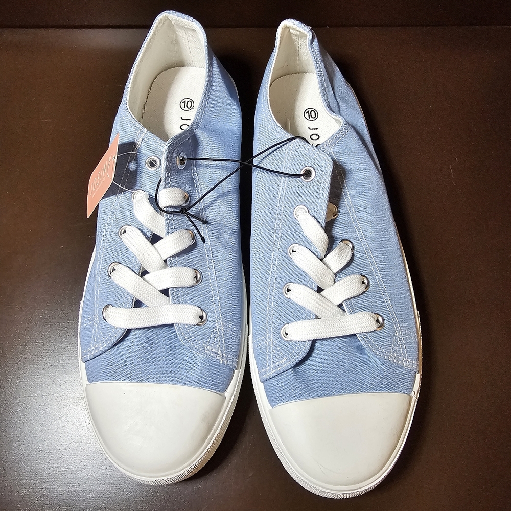 NWT Josiny lite blue sneakers in size 10